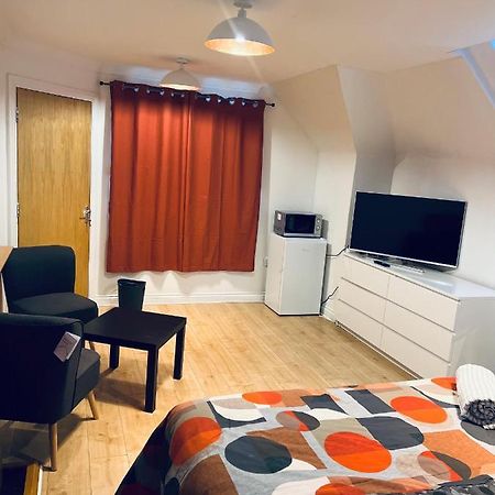 The Court Apartment Edgware Bagian luar foto