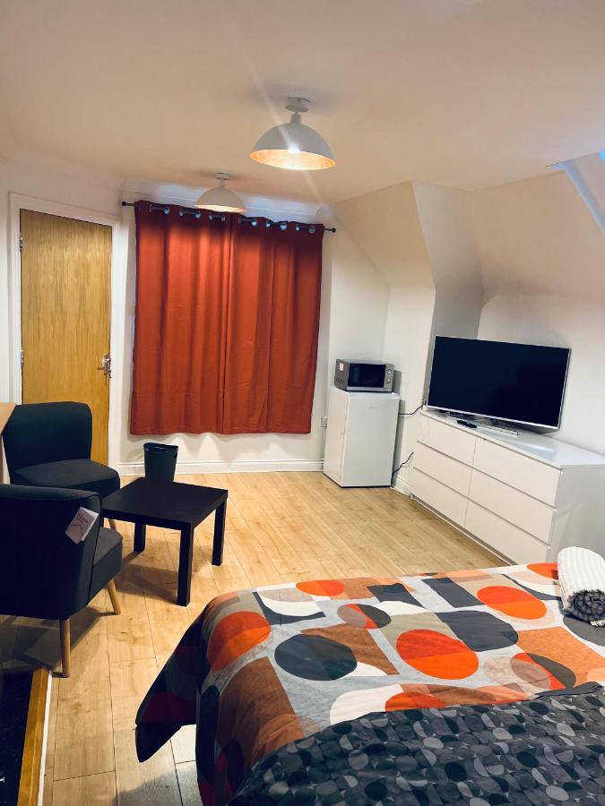 The Court Apartment Edgware Bagian luar foto